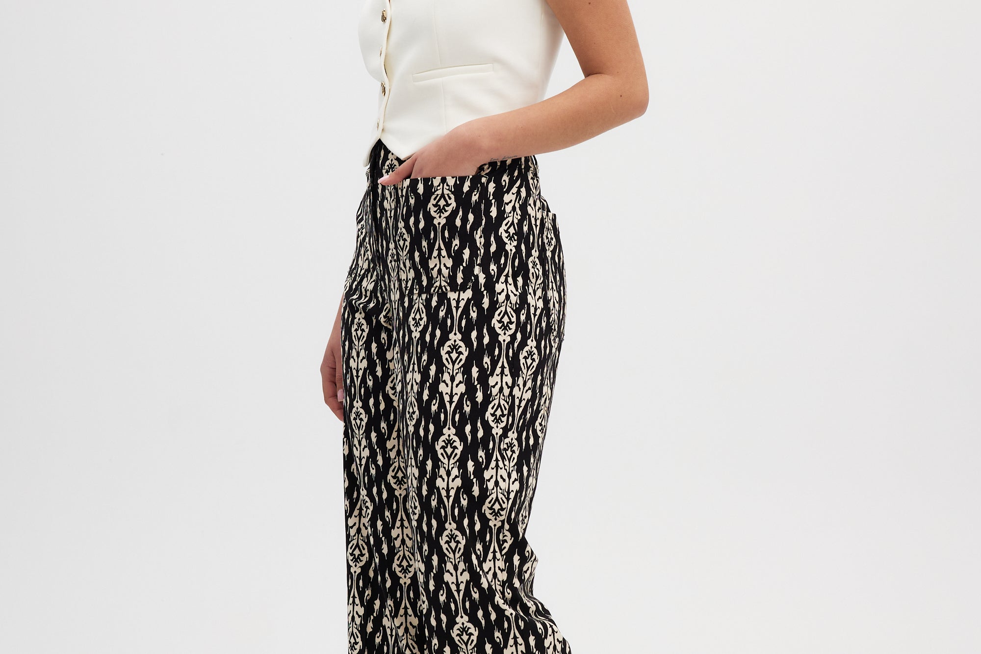 Black Wide leg printed pants side